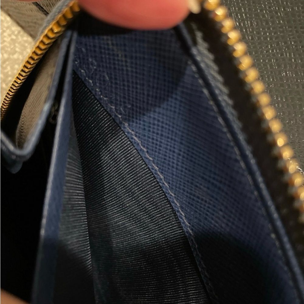 Prada bow Leather blue long wallet full zippy - Picture 8 of 12